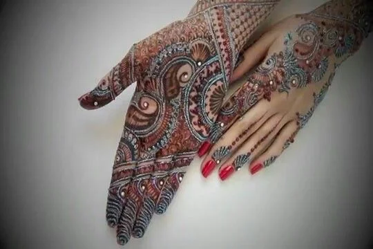 Ultimate Mehndi Designs For Brides & Bridesmaids!