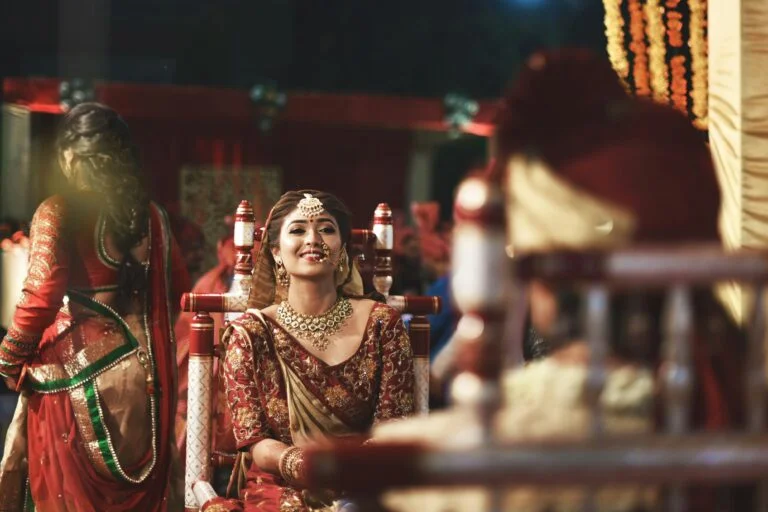 Wedding Photography Tips for Posing, Lighting, and Capturing Candid Moments 