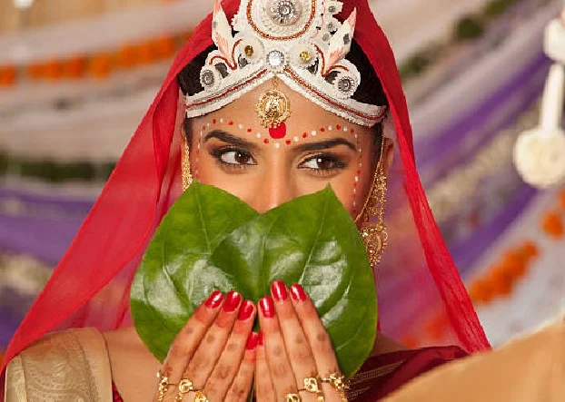 Subho Dristhi marks the first exchange of glances between the bride and the groom.