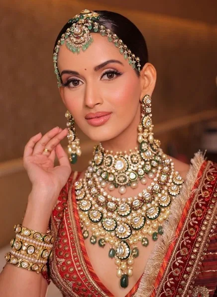 We are here to help you with your bridal jewelry.