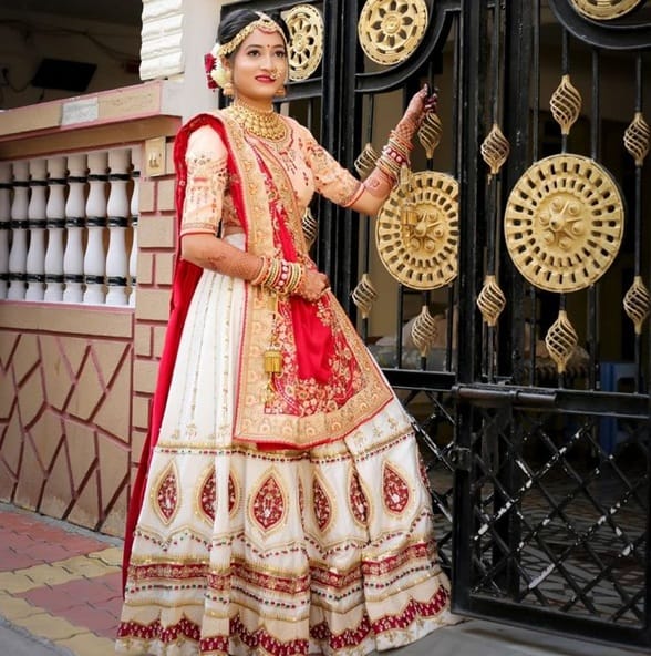 Gold jewelry for beautification.