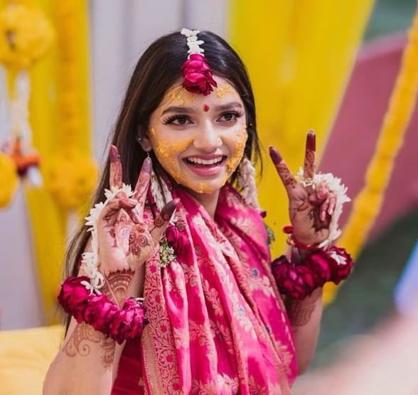 It is very pampering and emotional for the bride as a paste of turmeric and sandalwood is applied to the bride by her family and friends.
